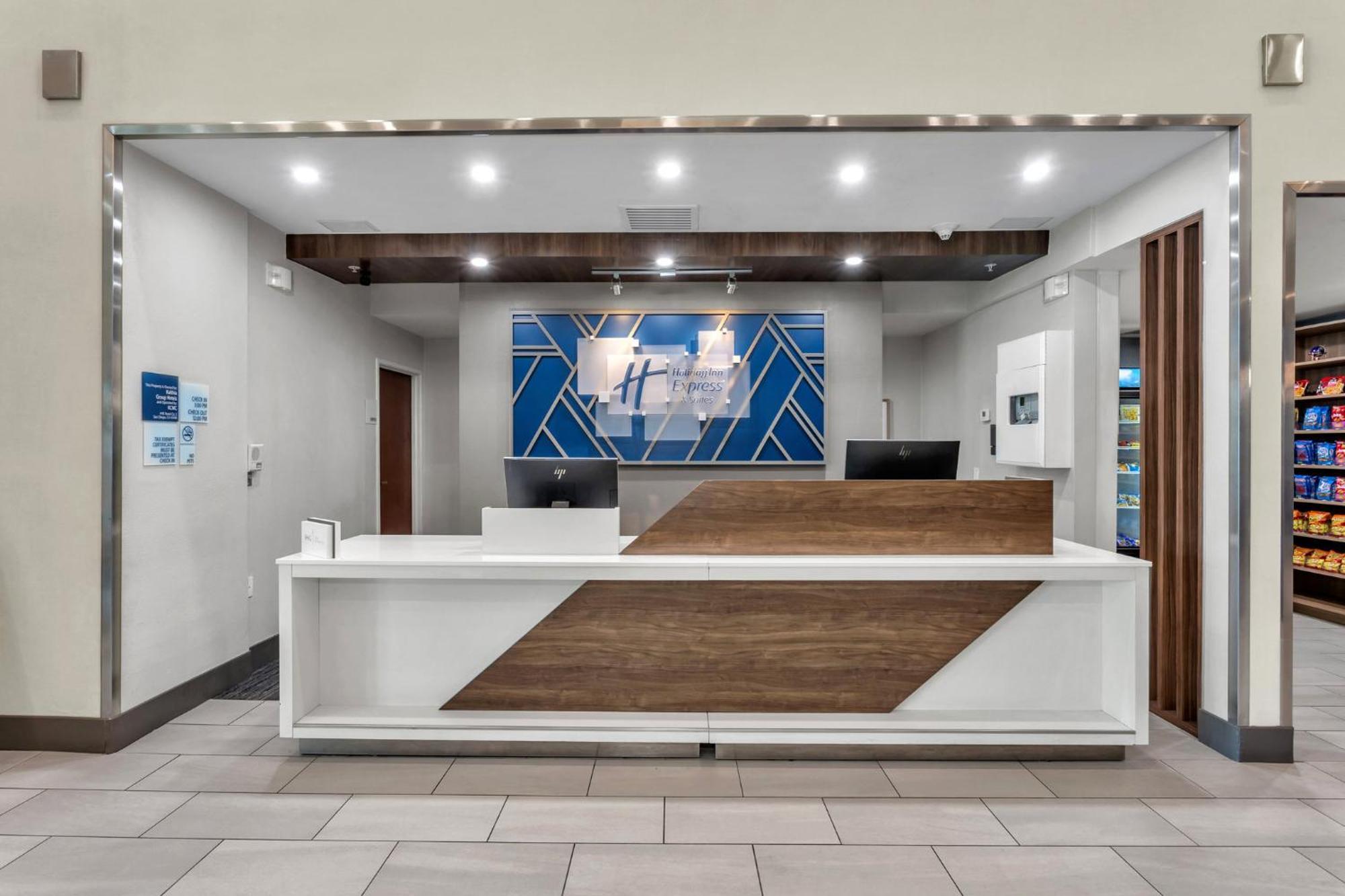Holiday Inn Express Hotel & Suites El Centro By Ihg Exterior photo